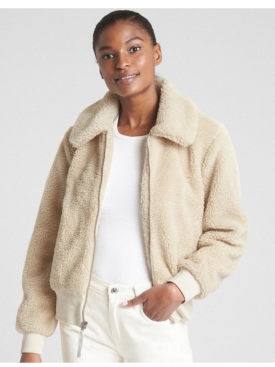 GAP Jackets & Blazers - GAP Women's Medium Cream Faux-Fur Sherpa
Teddy Bomber Jacket - Full Zip